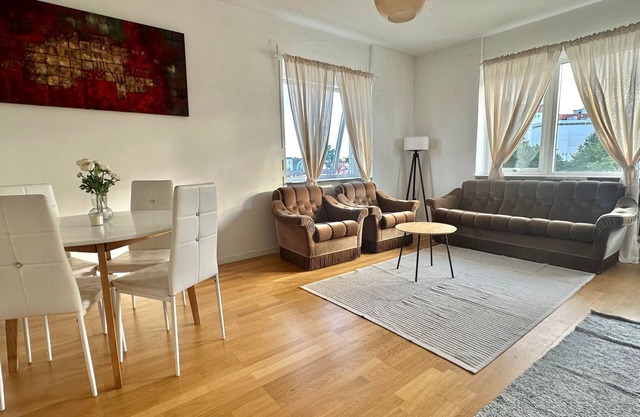 Cozy 2 Rooms Apartment