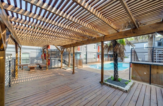 Cozy 2BR Near UT Hyde Park Evonify