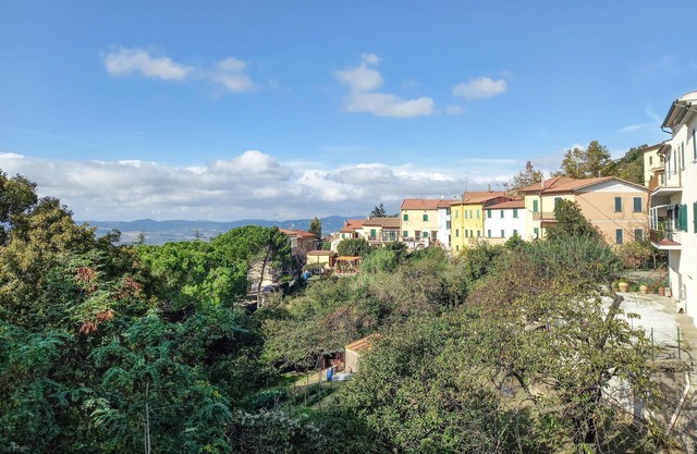 Cozy apartment in Castellina Marittima
