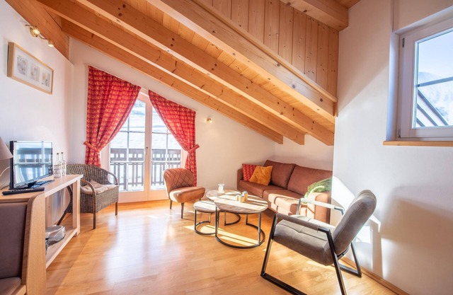 Cozy apartment with mountain views and proximity to the lift in the Zillertal Ar
