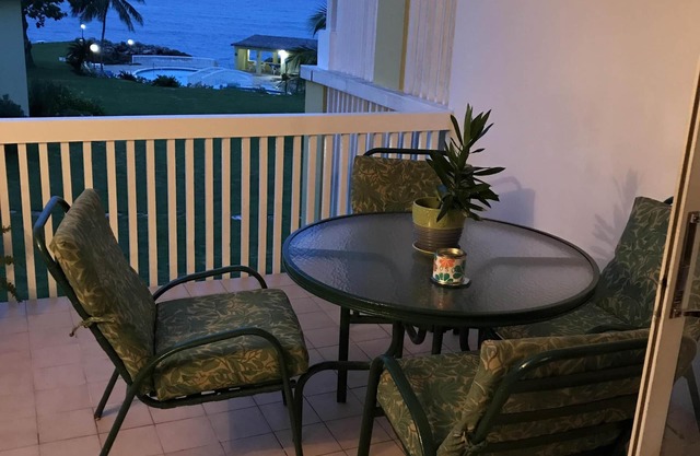 Cozy Beachfront Condo- The Perfect home , where children stay free