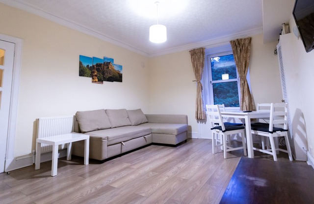 Cozy City Centre 1 Bedroom Apt by the Meadows! 8
