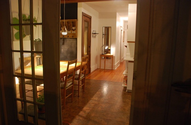 Cozy condo in Upper Town with parking and 2 balconies