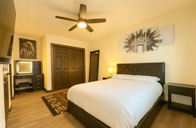 Cozy Escape 1BD UNM Recently Renovated & Walkable!