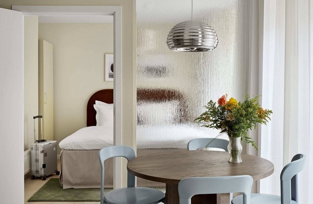 Cozy Hotel Apartment Facing Inner Courtyard