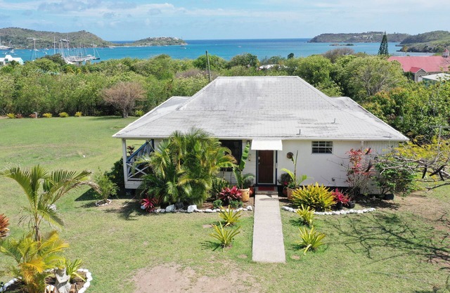 Cozy House with Sea and Harbour Views, Falmouth, Antigua, Caribbean