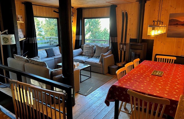 COZY RENOVATED CHALET AND COMFORTABLE FROM 4 TO 10 PEOPLE
