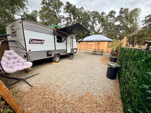 Cozy RV Farm Stay Near AHCL Hospital with Hot Tub, Free Wi-Fi & Coffee