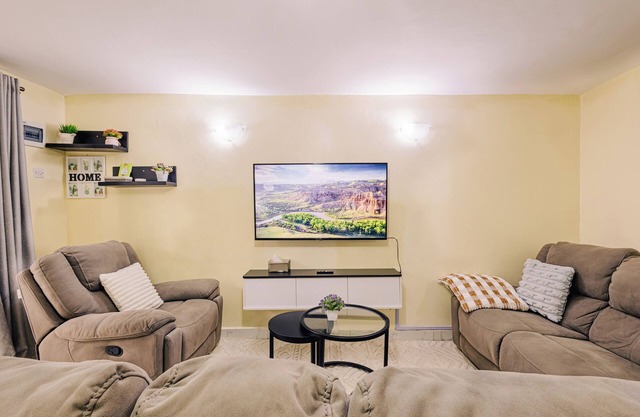 Cozy Stays by J-perfect getaway 1-bedroom apartment in Githunguri