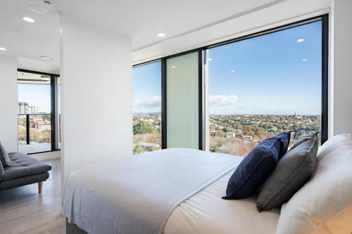 Cozy Studio with City View