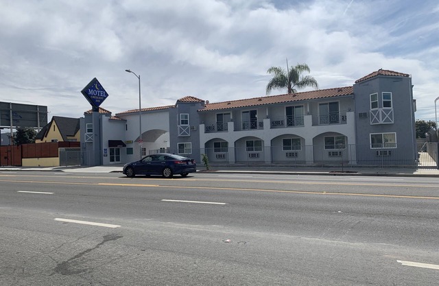 Crescent Inn