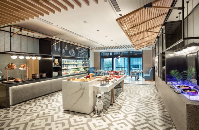 Crowne Plaza Shanghai Nanjing Road by IHG
