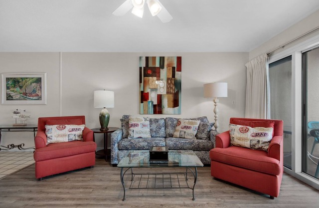 Crystal Sands Condo, Directly on the Beach