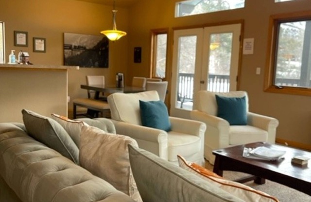 Cutler Guest House 3br/Den/2ba - Price Reduced for December & Holiday!