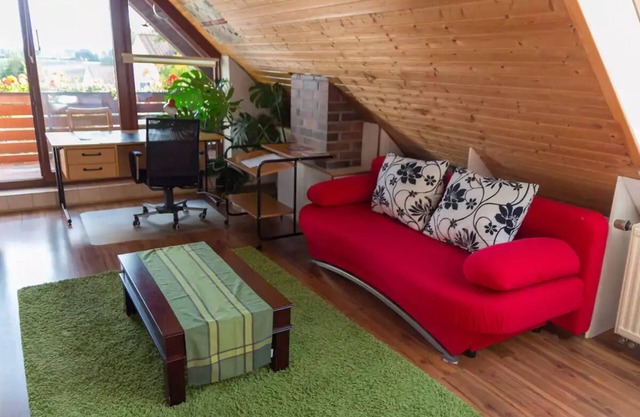 Dachgeschoss Apart. Ca.35 qm mit Terrasse im Einfamilienhaus