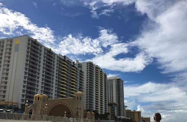 Daytona Beachfront Resort Right-On-the-Boardwalk adjacent to Bandshell