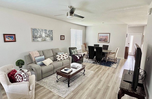Delightful 3-bedroom house with ping pong table, air hockey, dart board and more