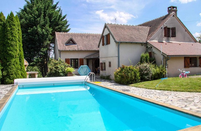 Delightful holiday home with a large private swimming pool, perfect for families
