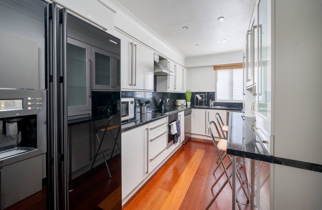 Deluxe 2Bed Duplex Apartment & parking