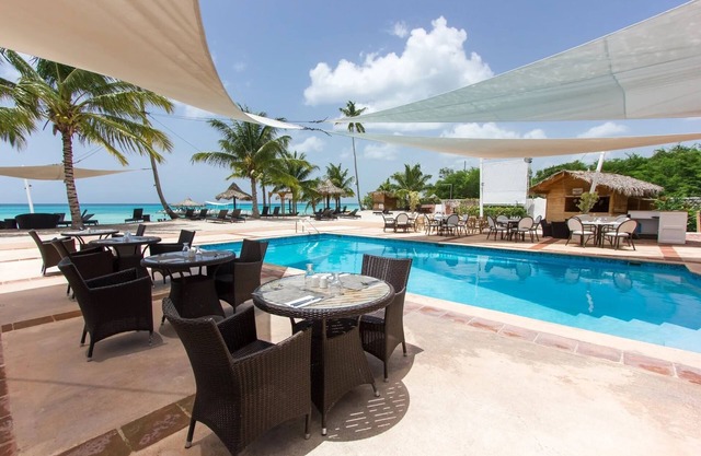 DELUXE Apartment 1 bedroom + Private beach + 4 Pax