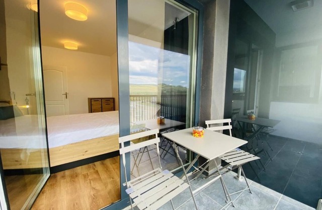 Deluxe Apartment with Balcony & Parking