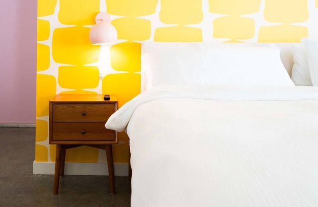 Deluxe Room, 1 King Bed, Kitchen, Garden View