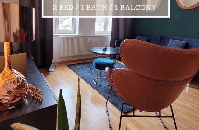 Design Altbauwohnung mit Balkon und Parkplatz