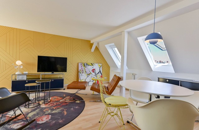 Designer-Maissonette-Apartment-Private Bathroom-City view
