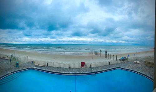 Direct Oceanfront Coastal Bliss