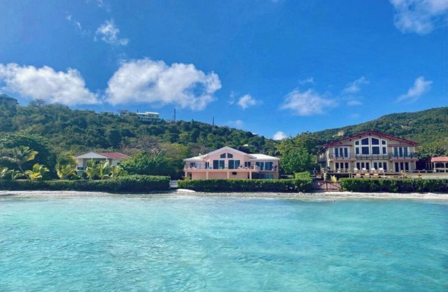 Discover the Rainbow Beach House – your ultimate beachfront getaway in stunning Coral Bay! Experience the perfect blend of comfort and relaxation in this idyllic paradise. Book your escape today!