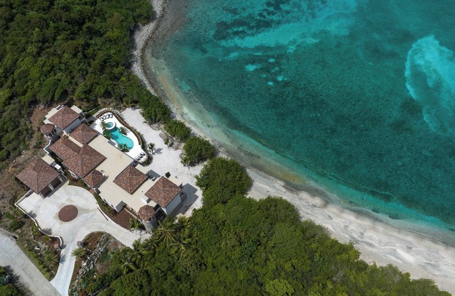 Ditleff Beach House~New 2025 Beachfront Estate~Gated~Welcome Dinner on Arrival