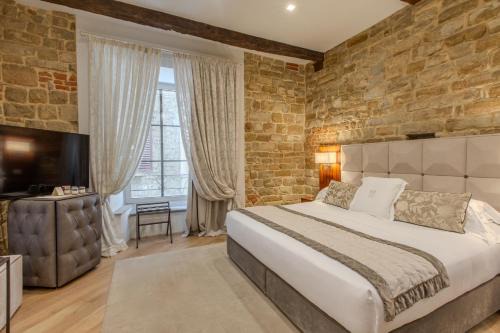 Donati Luxury Tower Suites