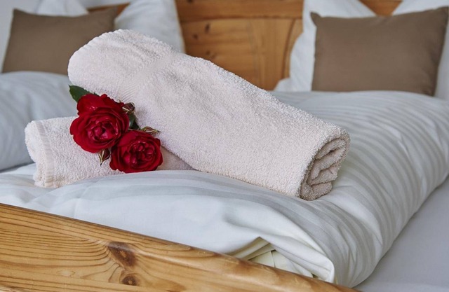 Doppelzimmer, Dusche, WC, 1 Schlafraum - Gästehaus Alpenrose