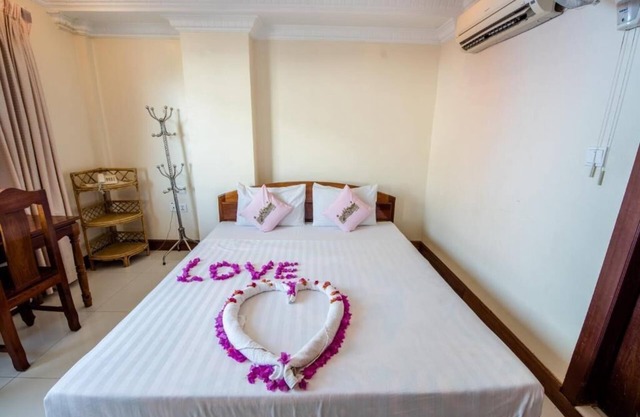 Double room with AC in Krong Battambang