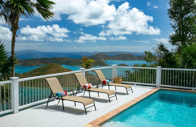 Drake's Lookout - Hilltop villa with breathtaking, views!