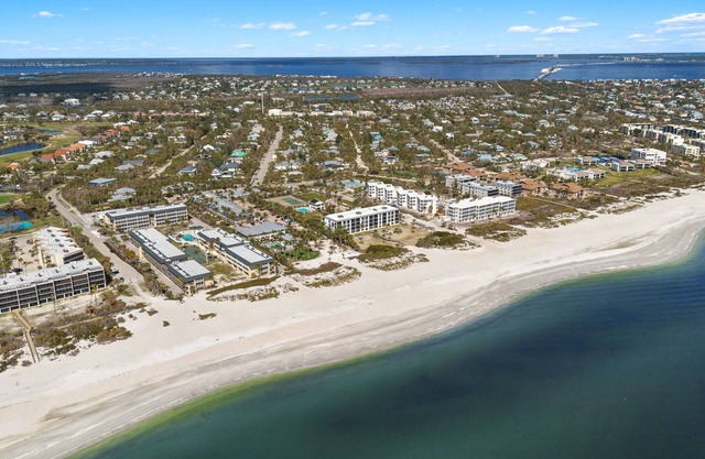 Driftwood Inn Charming 2-bedroom cottages in wonderful Sanibel Island