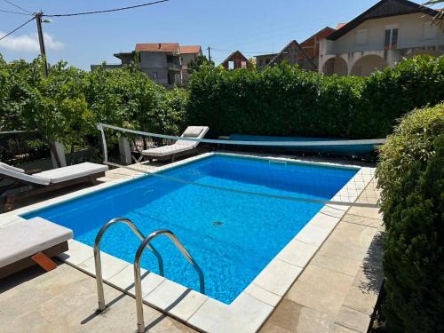 DUBROVNIK - IVANICA: “SUNNYHILLS APARTMENTS” WITH POOL