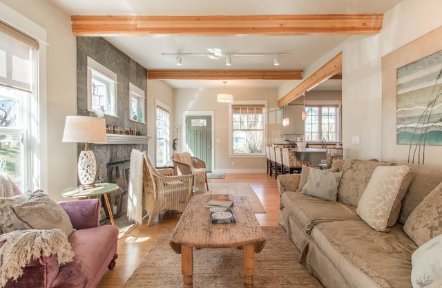 Dune Grass Cottage #172 - Tasteful, charming upscale cottage just steps from the beach