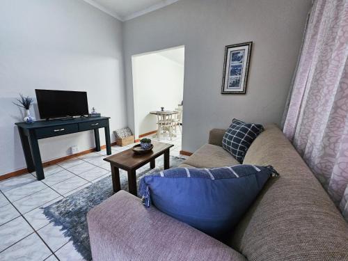 Dutch on Tecoma, Wonderboom, Pretoria