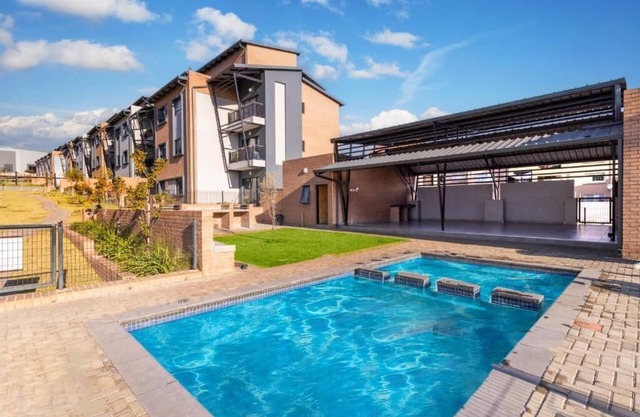 Eazy Apartment by Mall of Africa