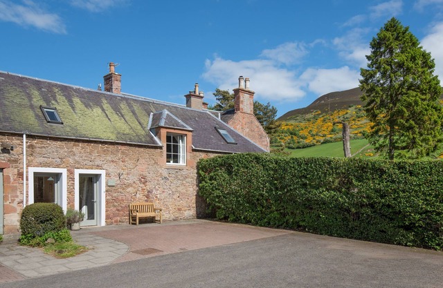 Eildon Melrose Holiday Cottages & Log Cabins - The Granary