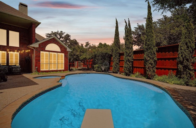 Elegant & Luxurious 4BD Living w Pool, Patio, BBQ