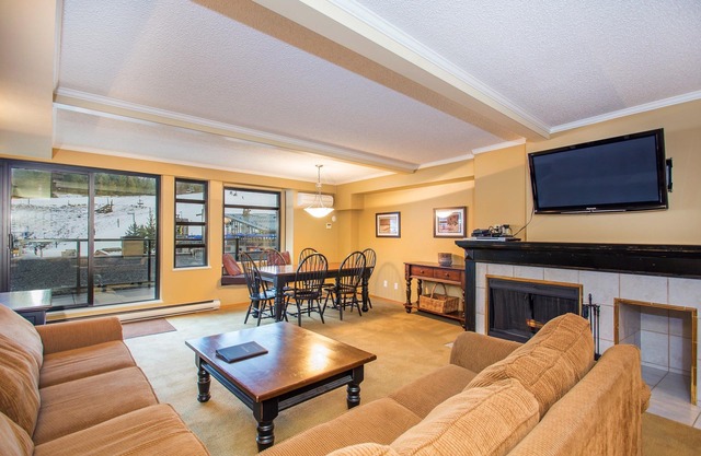 Elegant Suite with Private Mountain View Balcony!