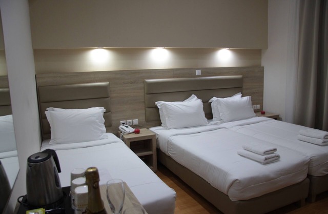 Elikon Hotel