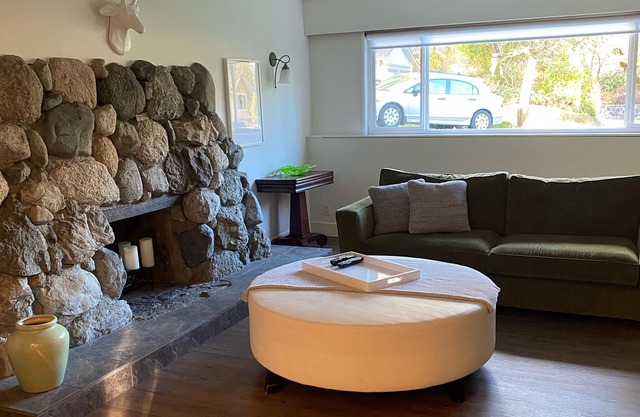 Enjoy Nature in this Spacious & Clean suite in Beautiful Blueridge