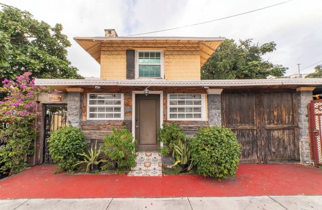 Entire House Five Vintage-Style Theme Rooms