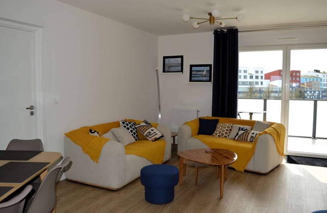 Entre Plage et Ports : Le 49 - Avec Balcon