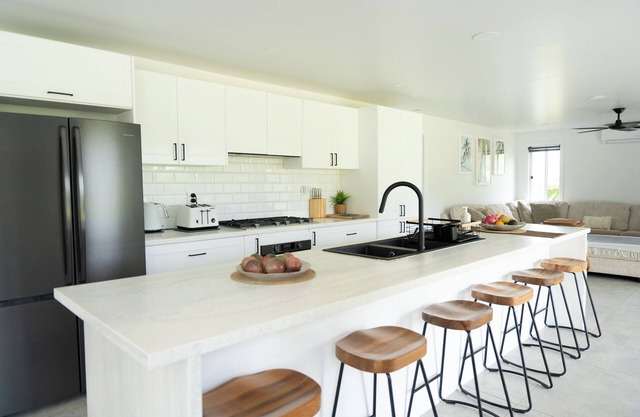 Enua Tipani Pool Villan Quiet Convenient location Modern Finishes Sleeps 8