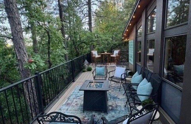 Escape to Pinewood Canyon Cabin, an inviting 2BR/2BA retreat nestled in the pines of Munds Park. With warm interiors, a relaxing deck with views, and direct forest access, it’s the perfect basecamp for year-round adventure and mountain serenity.