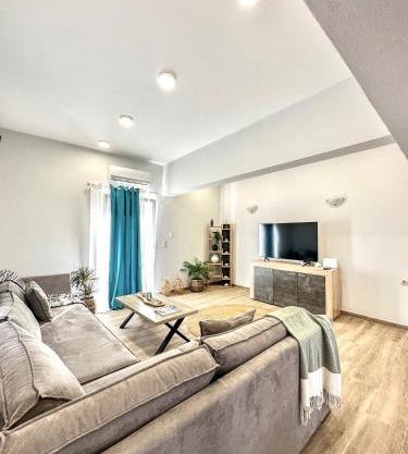 Exquisite 4-Bedroom Prestige Apartment